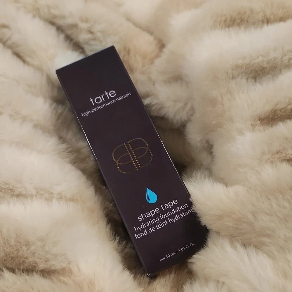 TARTE- SHAPE TAPE HYDRATING FOUNDATION- Porcelain Beige